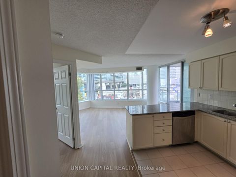 Photo 4 at 302 - 228 Queens Quay W, Waterfront Communities C1, Toronto