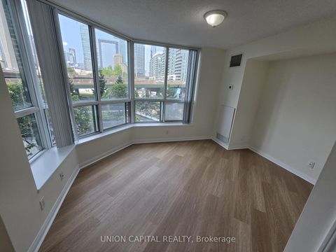 Photo 10 at 302 - 228 Queens Quay W, Waterfront Communities C1, Toronto