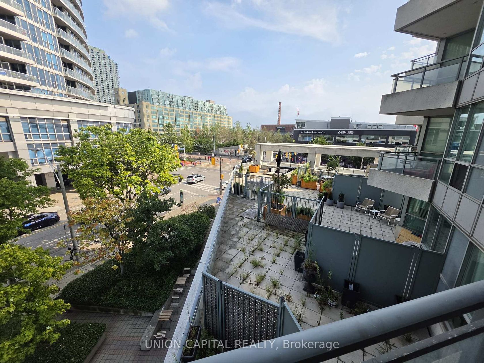 302 - 228 Queens Quay W, Waterfront Communities C1, Toronto photo number 2