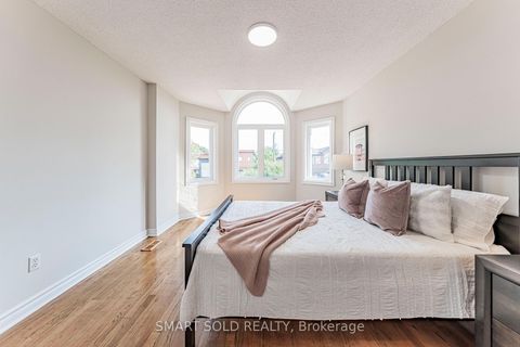Photo 24 at 103 Elmwood Avenue, Harding, Richmond Hill