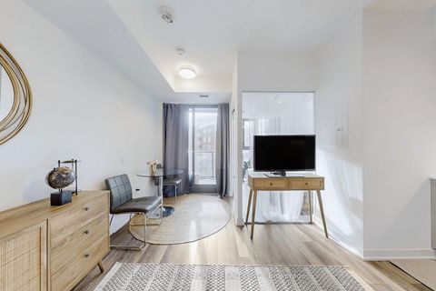 Photo 2 at 518 - 250 Lawrence Avenue W, Lawrence Park North, Toronto
