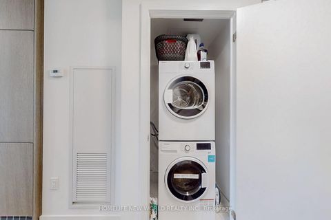 Photo 14 at 518 - 250 Lawrence Avenue W, Lawrence Park North, Toronto