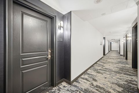 Photo 3 at -12 - 140 Simcoe Road, Waterfront Communities C1, Toronto