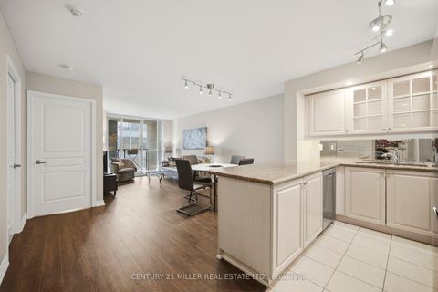 Photo 5 at -12 - 140 Simcoe Road, Waterfront Communities C1, Toronto