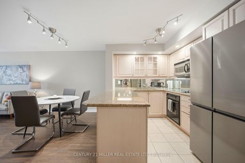 Photo 6 at -12 - 140 Simcoe Road, Waterfront Communities C1, Toronto
