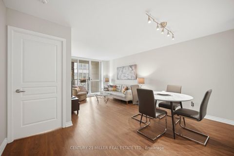 Photo 10 at -12 - 140 Simcoe Road, Waterfront Communities C1, Toronto