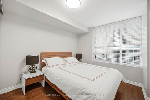 Photo 18 at -12 - 140 Simcoe Road, Waterfront Communities C1, Toronto