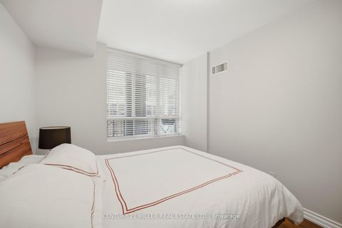 Photo 19 at -12 - 140 Simcoe Road, Waterfront Communities C1, Toronto