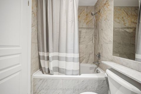 Photo 22 at -12 - 140 Simcoe Road, Waterfront Communities C1, Toronto