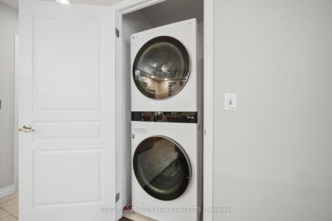 Photo 23 at -12 - 140 Simcoe Road, Waterfront Communities C1, Toronto