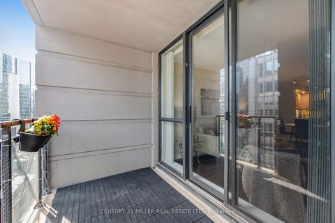 Photo 27 at -12 - 140 Simcoe Road, Waterfront Communities C1, Toronto