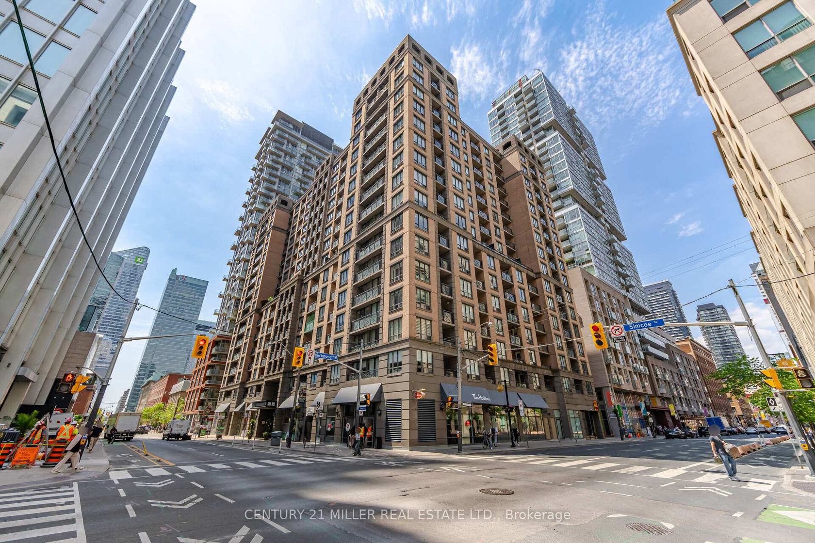 -12 - 140 Simcoe Road, Waterfront Communities C1, Toronto photo number 2