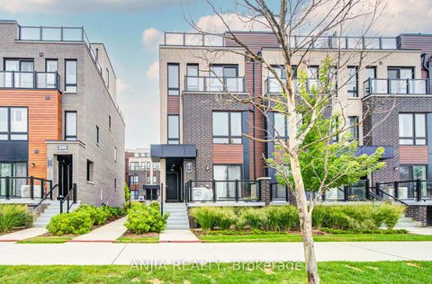 Photo 1 at 21 - 235 Mclevin Avenue, Malvern, Toronto