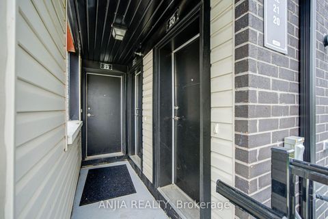 Photo 2 at 21 - 235 Mclevin Avenue, Malvern, Toronto