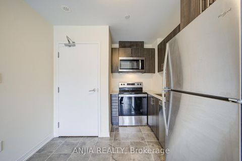 Photo 5 at 21 - 235 Mclevin Avenue, Malvern, Toronto
