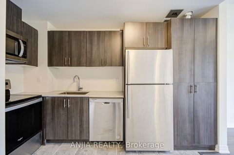 Photo 6 at 21 - 235 Mclevin Avenue, Malvern, Toronto