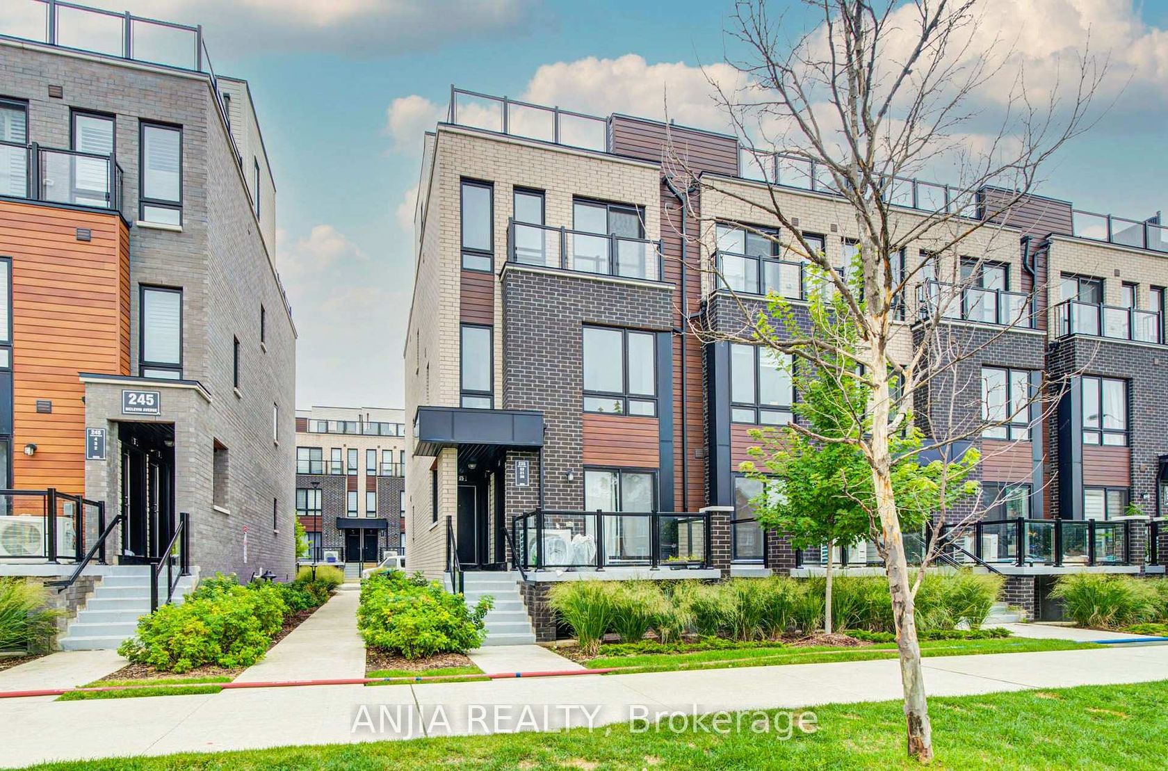 21 - 235 Mclevin Avenue, Malvern, Toronto photo number 2