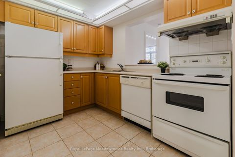 Photo 11 at 1016 - 5418 Yonge Street, Willowdale West, Toronto
