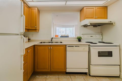 Photo 13 at 1016 - 5418 Yonge Street, Willowdale West, Toronto