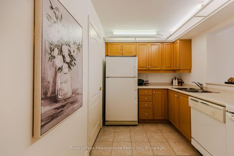 Photo 15 at 1016 - 5418 Yonge Street, Willowdale West, Toronto