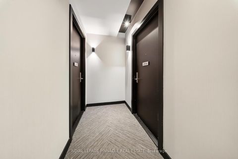 Photo 9 at 2002 - 8 Eglinton Avenue E, Mount Pleasant West, Toronto