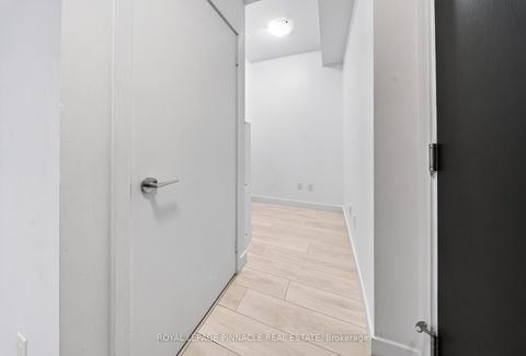 Photo 12 at 2002 - 8 Eglinton Avenue E, Mount Pleasant West, Toronto