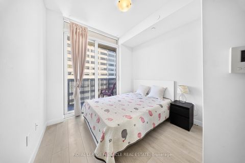 Photo 19 at 2002 - 8 Eglinton Avenue E, Mount Pleasant West, Toronto