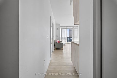 Photo 21 at 2002 - 8 Eglinton Avenue E, Mount Pleasant West, Toronto