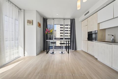 Photo 23 at 2002 - 8 Eglinton Avenue E, Mount Pleasant West, Toronto
