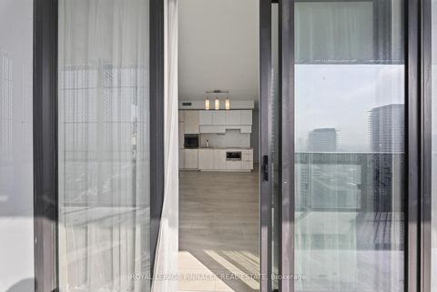 Photo 34 at 2002 - 8 Eglinton Avenue E, Mount Pleasant West, Toronto