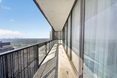 Photo 37 at 2002 - 8 Eglinton Avenue E, Mount Pleasant West, Toronto