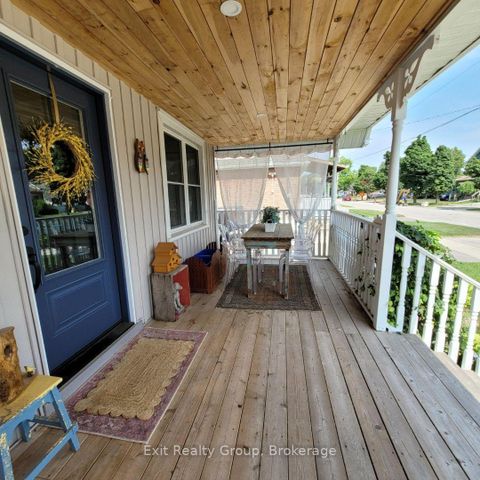 Photo 3 at 100 Arlington Avenue, O'Neill, Oshawa