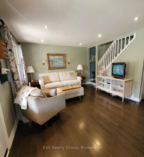 Photo 5 at 100 Arlington Avenue, O'Neill, Oshawa