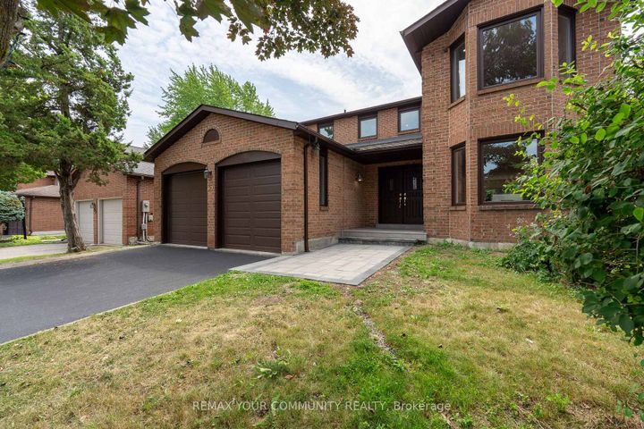 Photo 1 at 27 Houseman Crescent, North Richvale, Richmond Hill