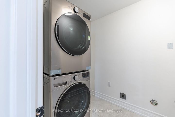 Photo 19 at 27 Houseman Crescent, North Richvale, Richmond Hill