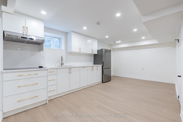 Photo 35 at 27 Houseman Crescent, North Richvale, Richmond Hill