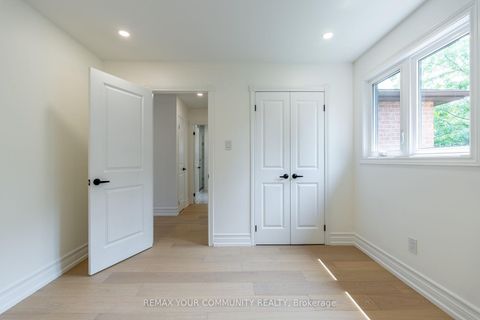 Photo 30 at 27 Houseman Crescent, North Richvale, Richmond Hill