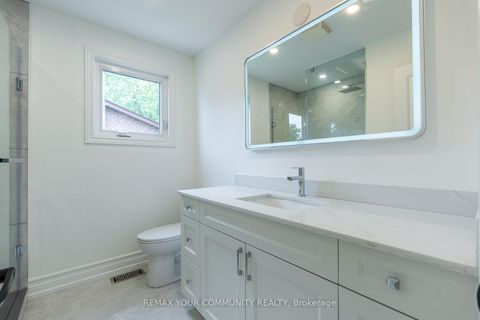 Photo 32 at 27 Houseman Crescent, North Richvale, Richmond Hill