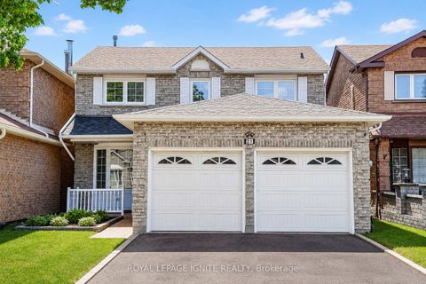 Photo 1 at 21 Halfmoon Square, Highland Creek, Toronto