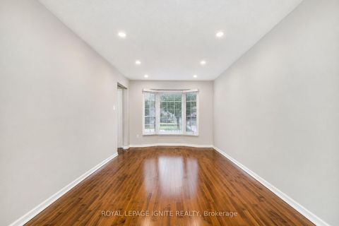 Photo 8 at 21 Halfmoon Square, Highland Creek, Toronto