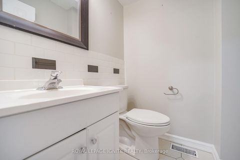 Photo 16 at 21 Halfmoon Square, Highland Creek, Toronto