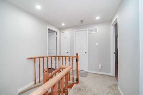 Photo 31 at 21 Halfmoon Square, Highland Creek, Toronto