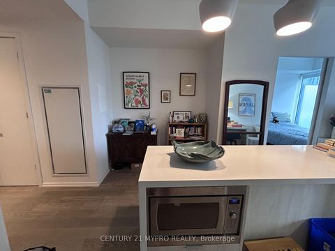 Photo 10 at 1910 - 5 Soudan Avenue, Mount Pleasant West, Toronto