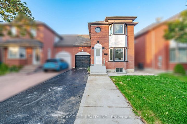 Photo 2 at 29 Fern Valley Crescent, Wellington, Brampton