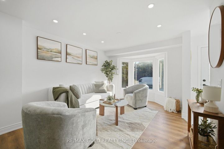 Photo 8 at 29 Fern Valley Crescent, Wellington, Brampton