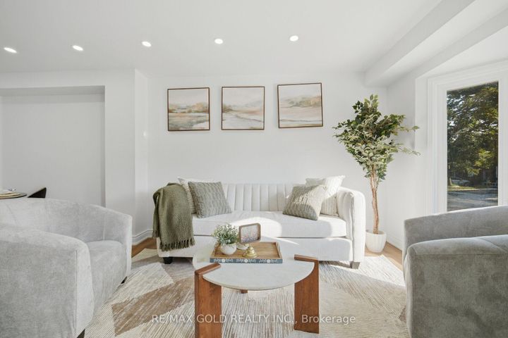 Photo 10 at 29 Fern Valley Crescent, Wellington, Brampton