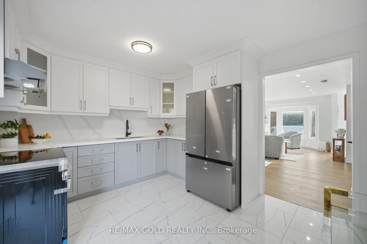 Photo 14 at 29 Fern Valley Crescent, Wellington, Brampton