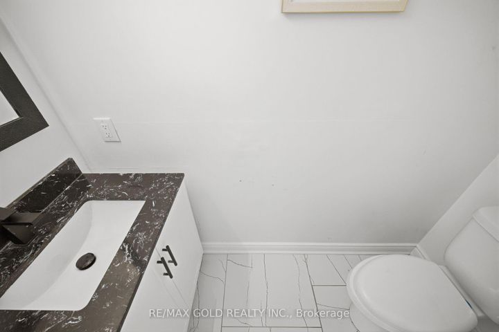 Photo 18 at 29 Fern Valley Crescent, Wellington, Brampton