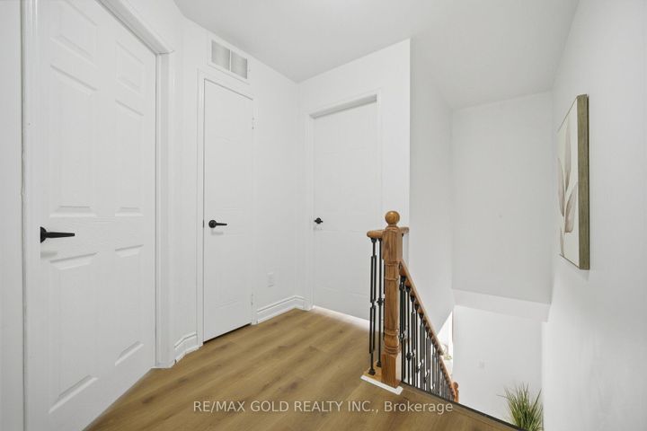 Photo 20 at 29 Fern Valley Crescent, Wellington, Brampton