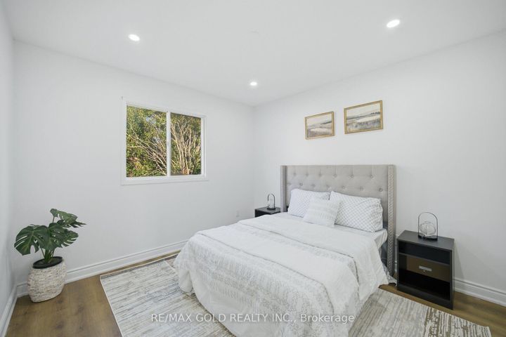 Photo 26 at 29 Fern Valley Crescent, Wellington, Brampton